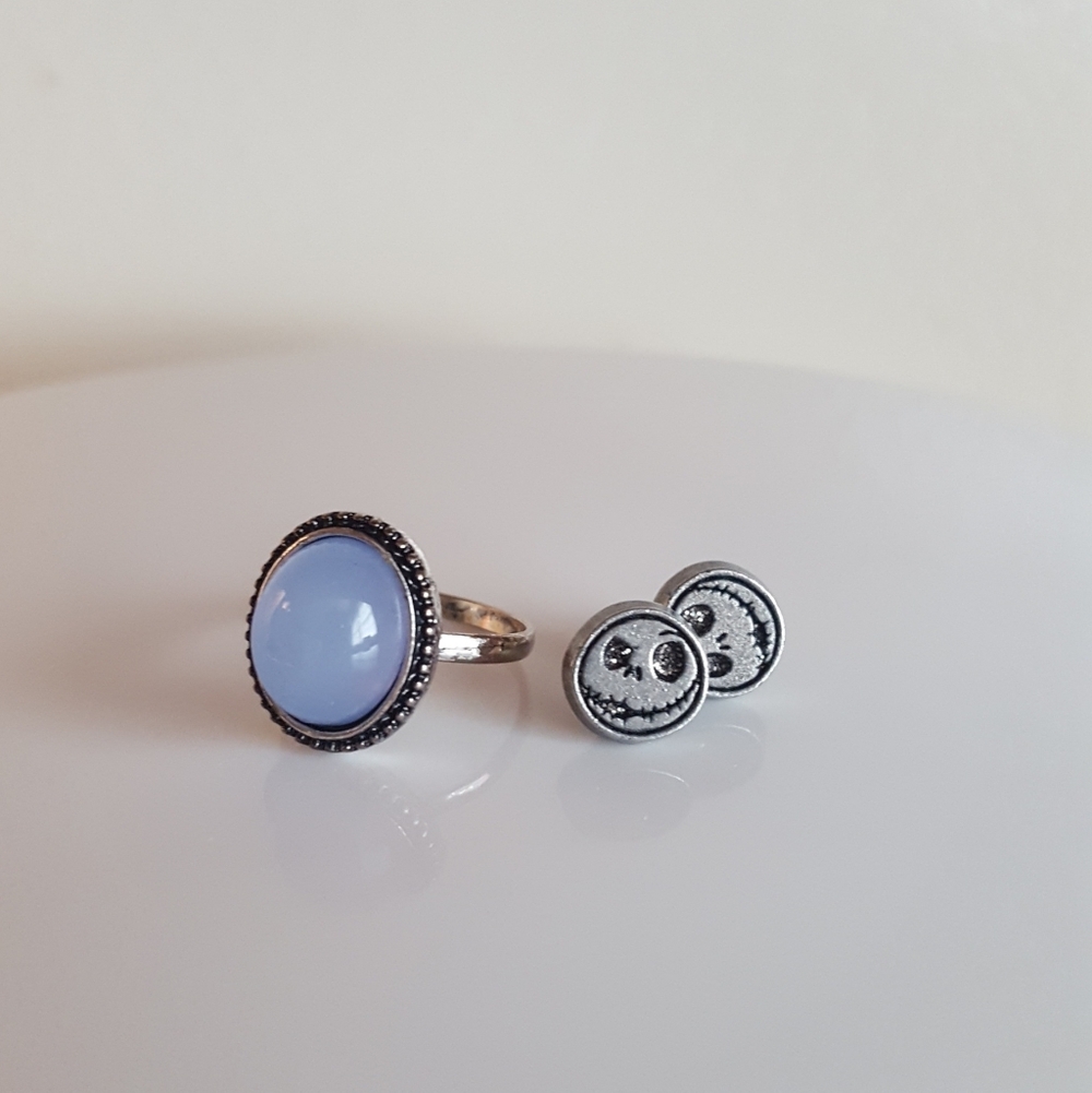 The Nightmare Before Christmas Stud Earrings and Ring - Picture 1 of 8